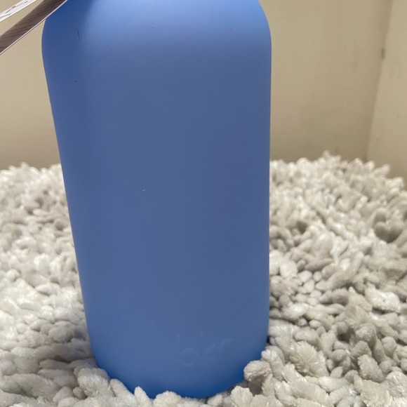 BNWT 2022 RARE NEVER RELEASED Big 32oz bkr “LEO” - Picture 4 of 5